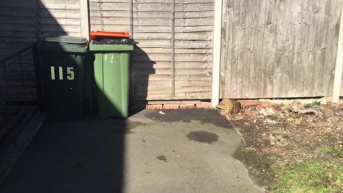 Eco-friendly disposal and recycling during house clearance